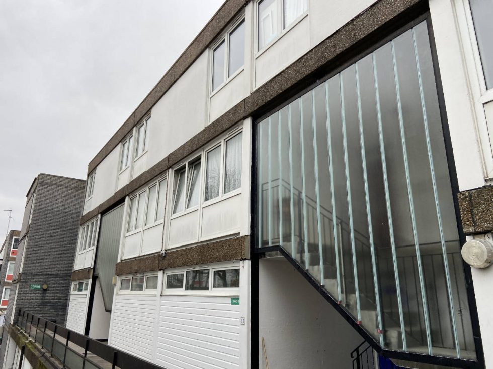 Profilit Glazing outside right side