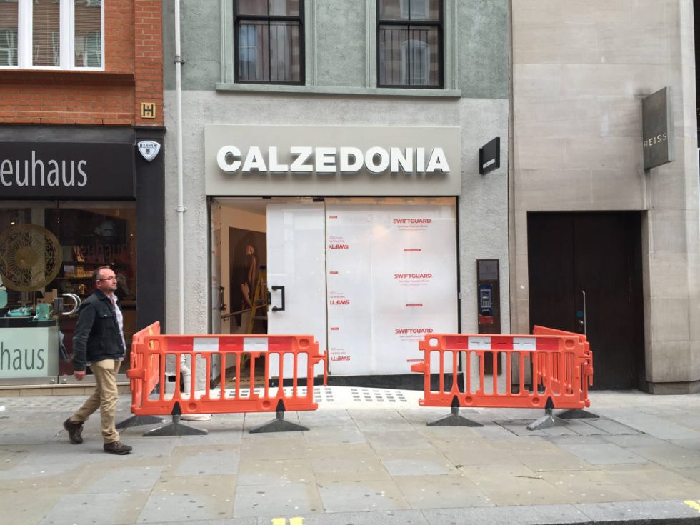 Calzedonia shop front being built
