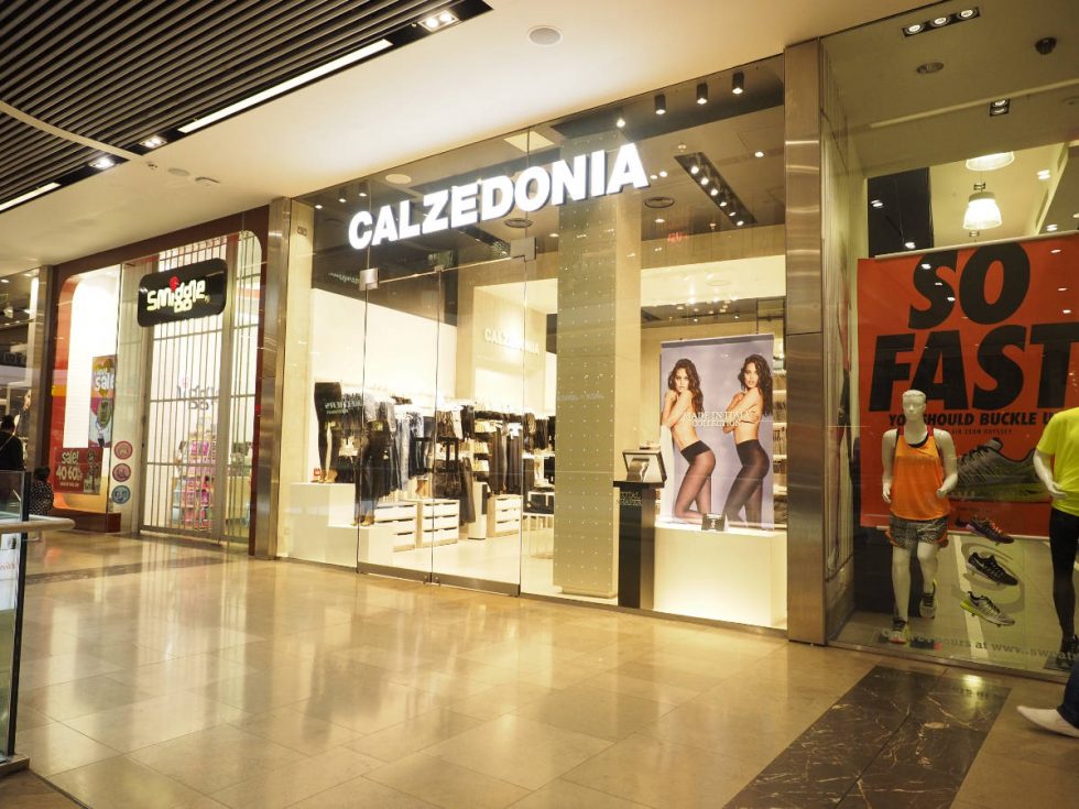 Calzedonia storefront 2
