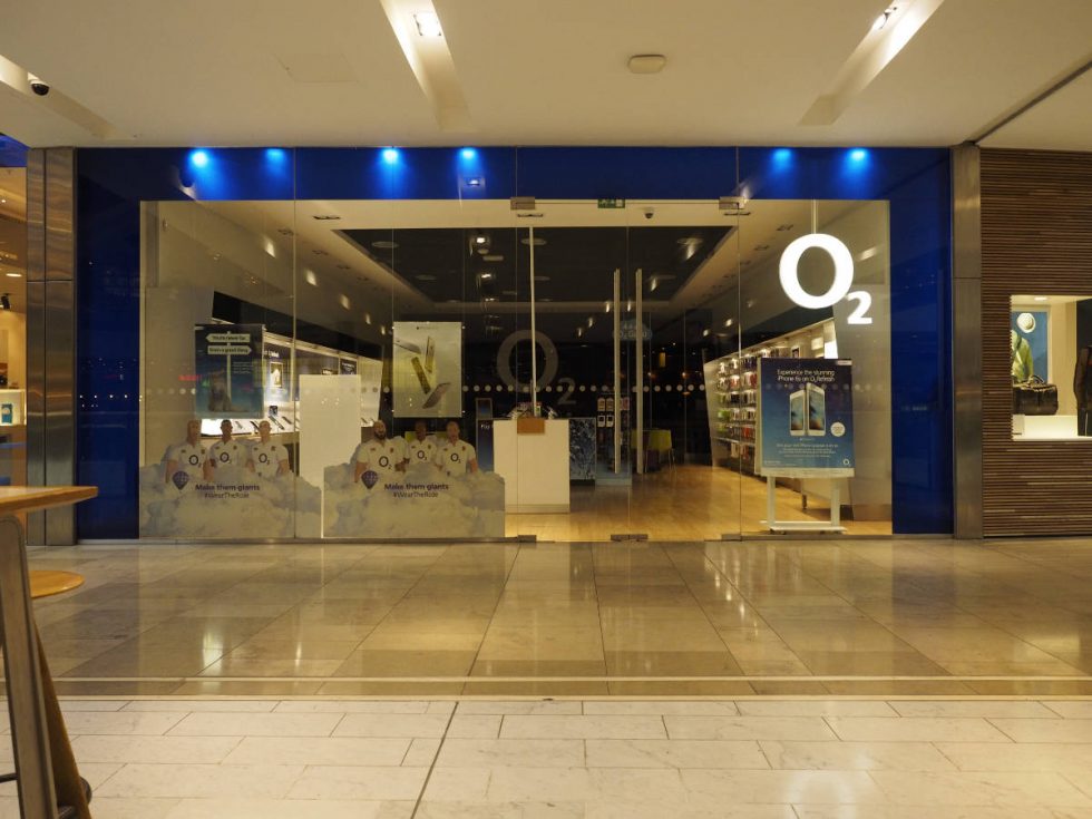 O2 store front